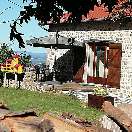 Familial Avec Equipement Bebe, Terrasse Et Jardin Clos A - Fr-1-582-192 * Roche-en-Regnier